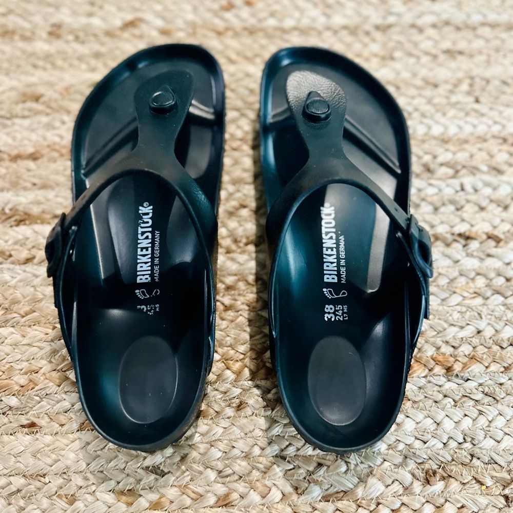 NWOT Birkenstock Gizeh Black Women’s Sandals Size 38